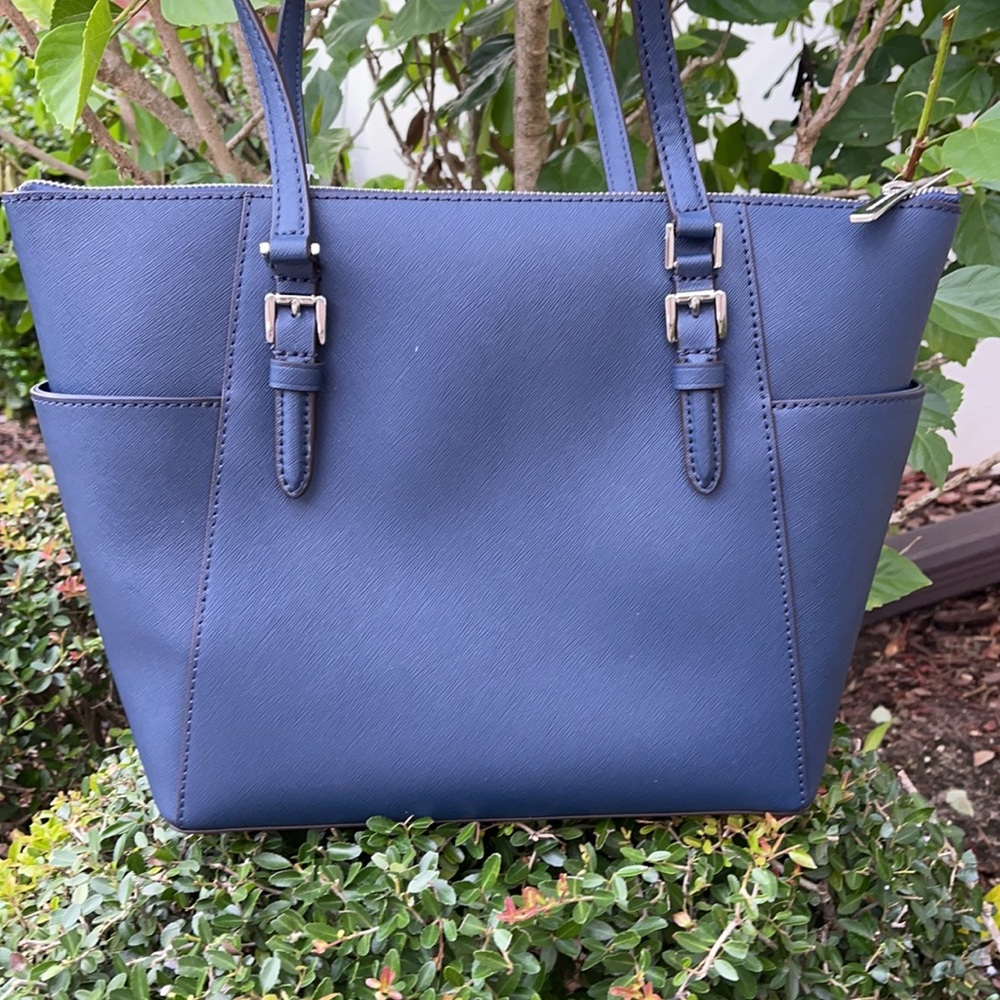 Michael Kors Charlotte Large Top Zip Leather Tote - Picture 7 of 16